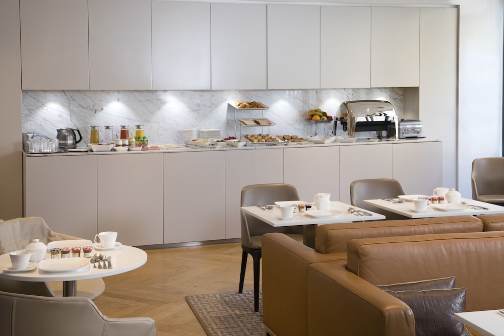 Hotel R de Paris 52/64