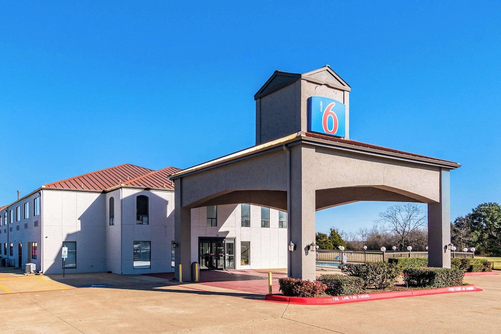 Motel6 Ennis, TX 58/66