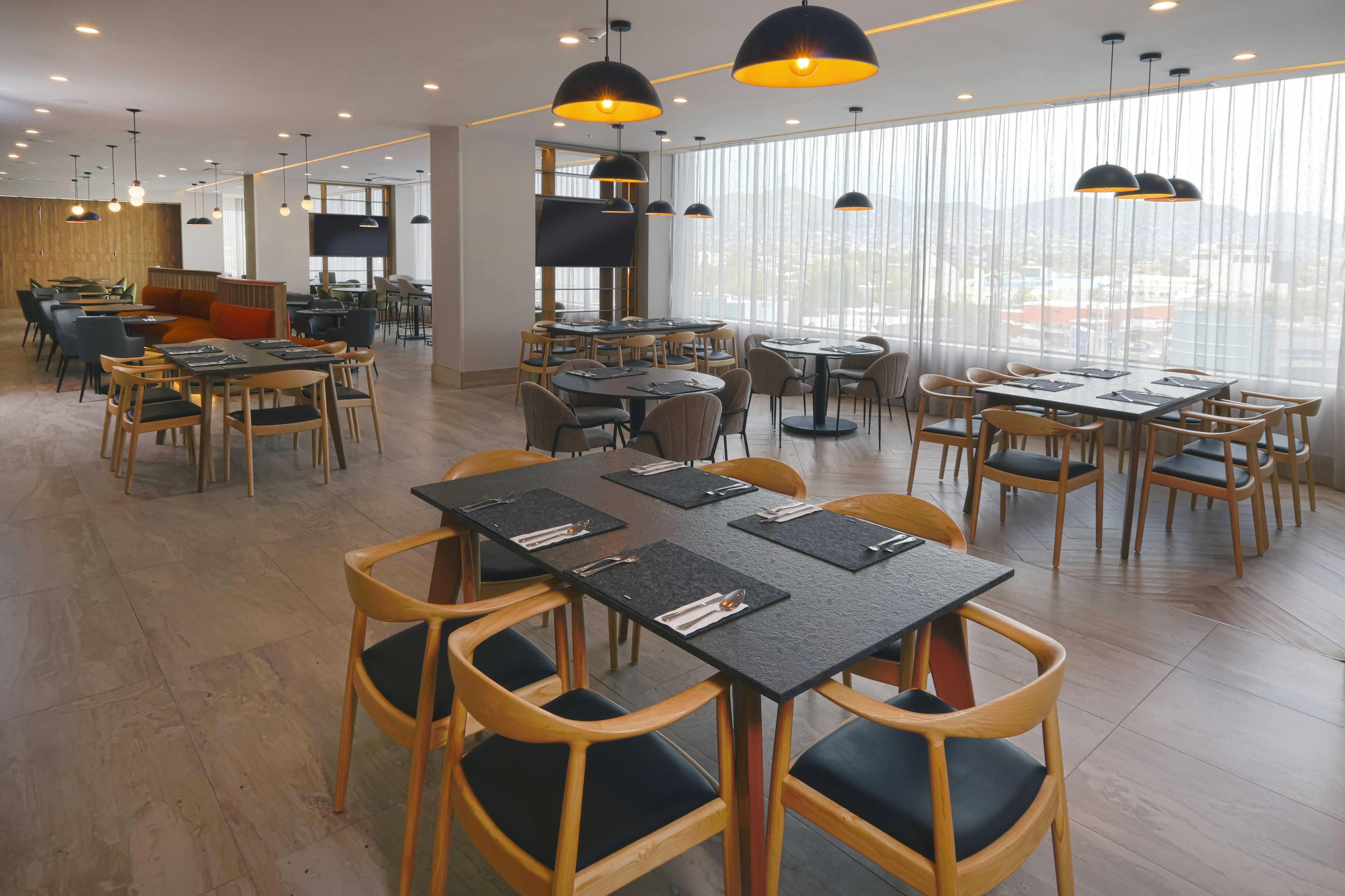 Hampton Inn Monterrey Tecnologico, MX 30/42