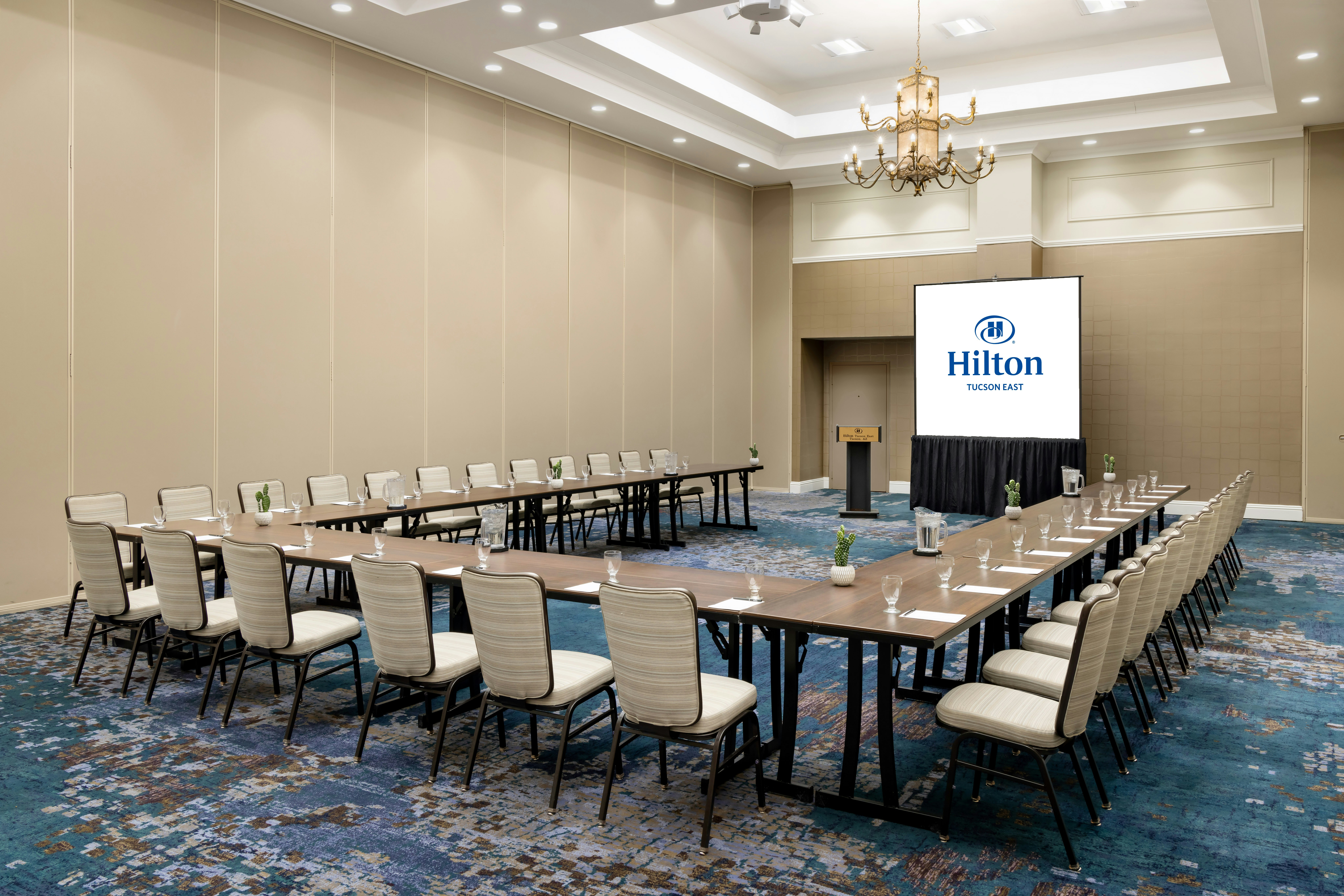 HILTON TUCSON EAST 39/53