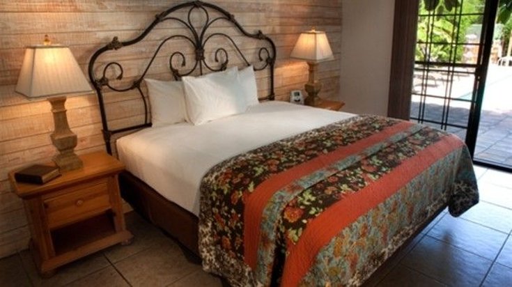 Room, King Bed, Pool Side