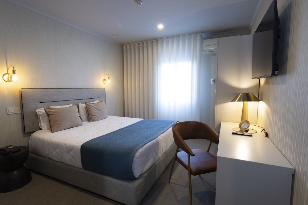 Hotel America 21/50