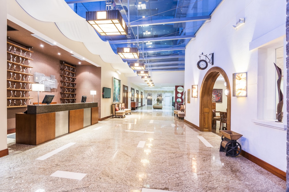 HOLIDAY INN EXPRESS QUITO 8/66
