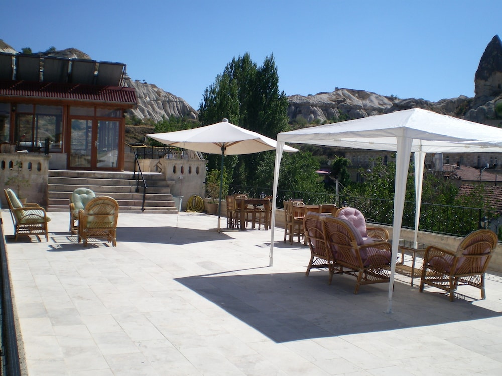 Nature Park Cave Hotel 40/46