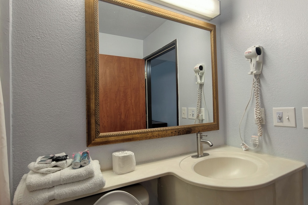 Classic Inn San Marcos, TX 60/60