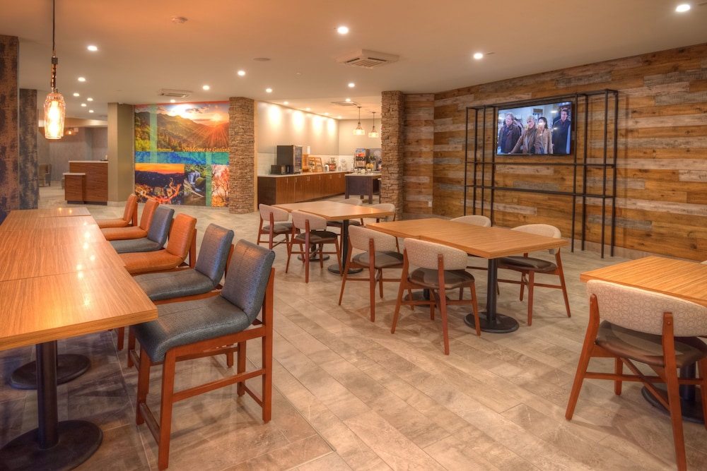 Clarion Pointe Downtown Gatlinburg 32/32