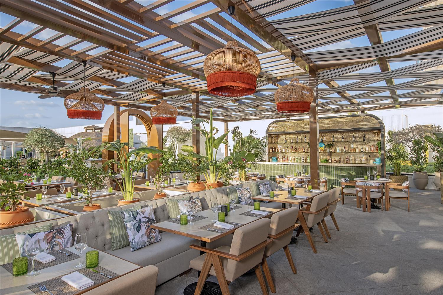 restaurant cafeteria