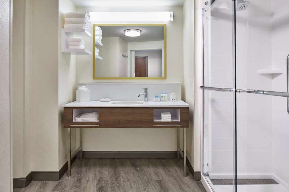 Hampton Inn and Suites Atlanta Midtown 23/53