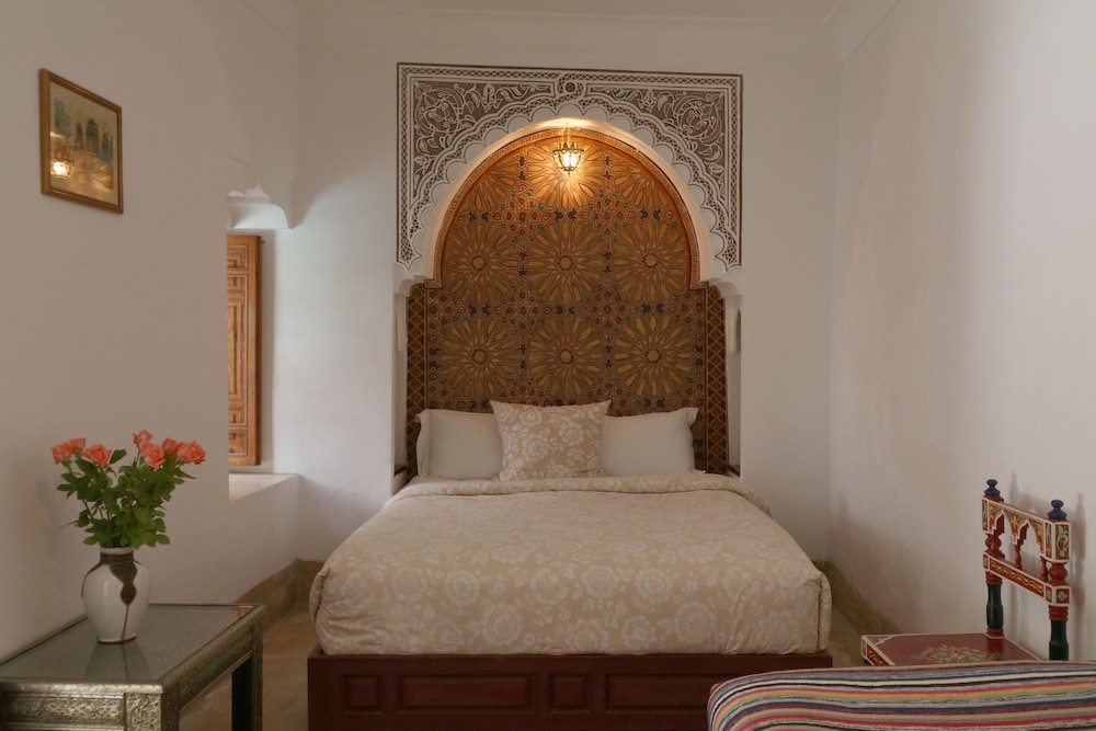 RIAD ZINEB 22/47