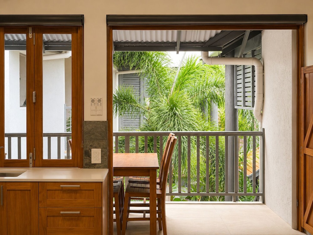 Hibiscus Resort And Spa 67/77