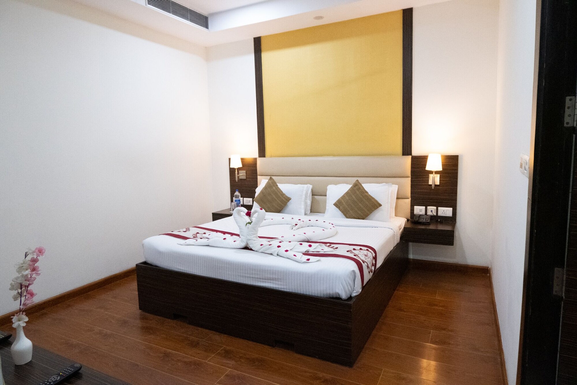 Deluxe, Queen Bed