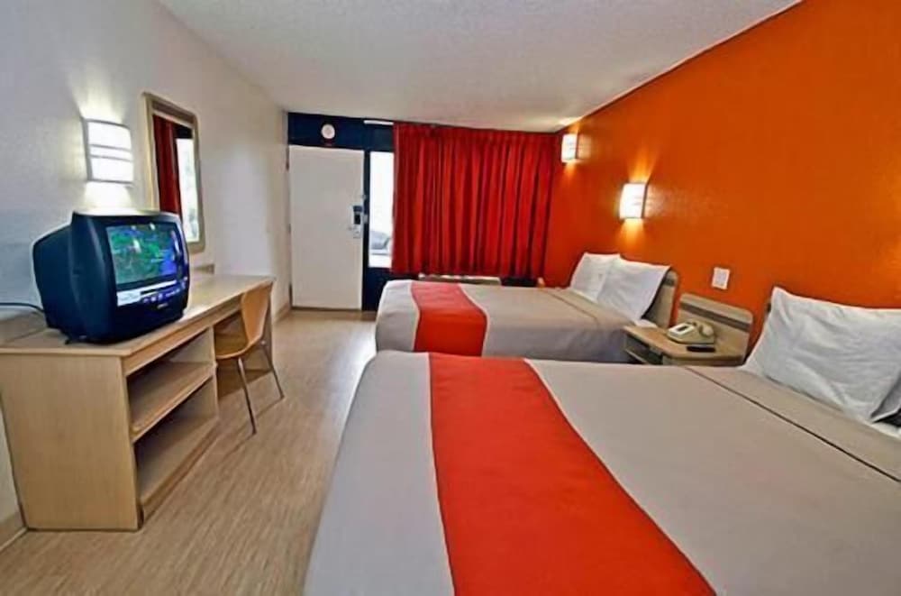 Motel6 McKinney, TX - North 15/34