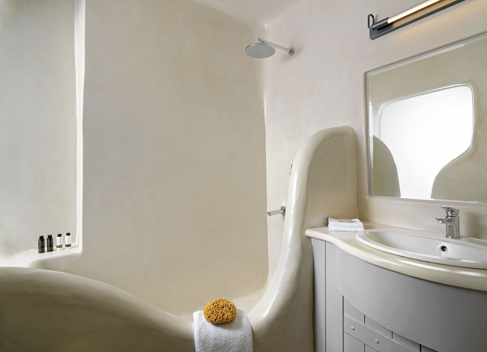 Tholos Resort 58/62