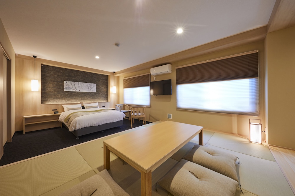 SUPERIOR, DOUBLE BED
