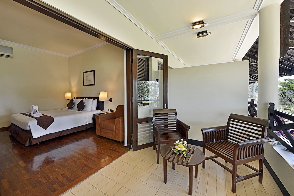 Grand Whiz Hotel Trawas Mojokerto 19/50