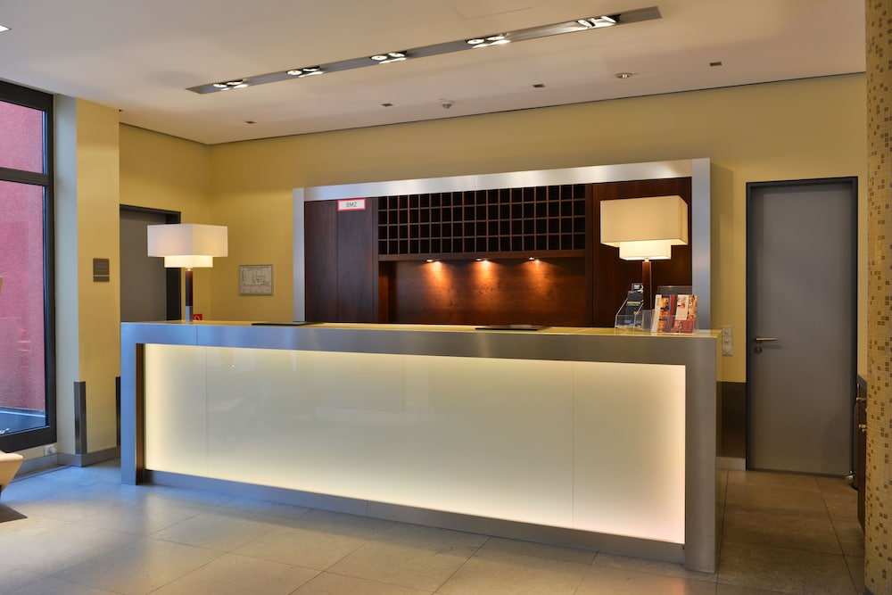 Hotel Santo 7/48