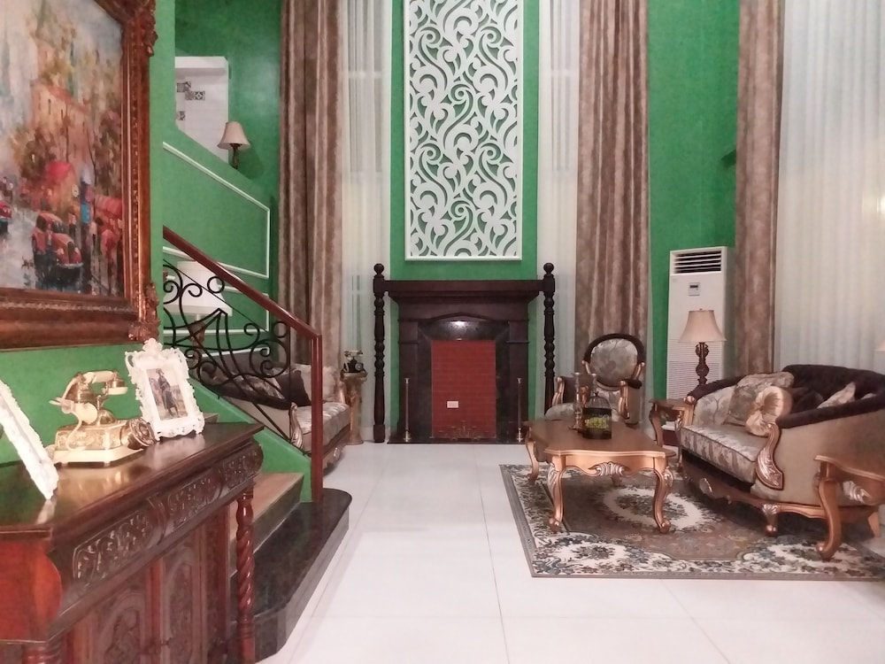 Lee Boutique Hotel 52/74