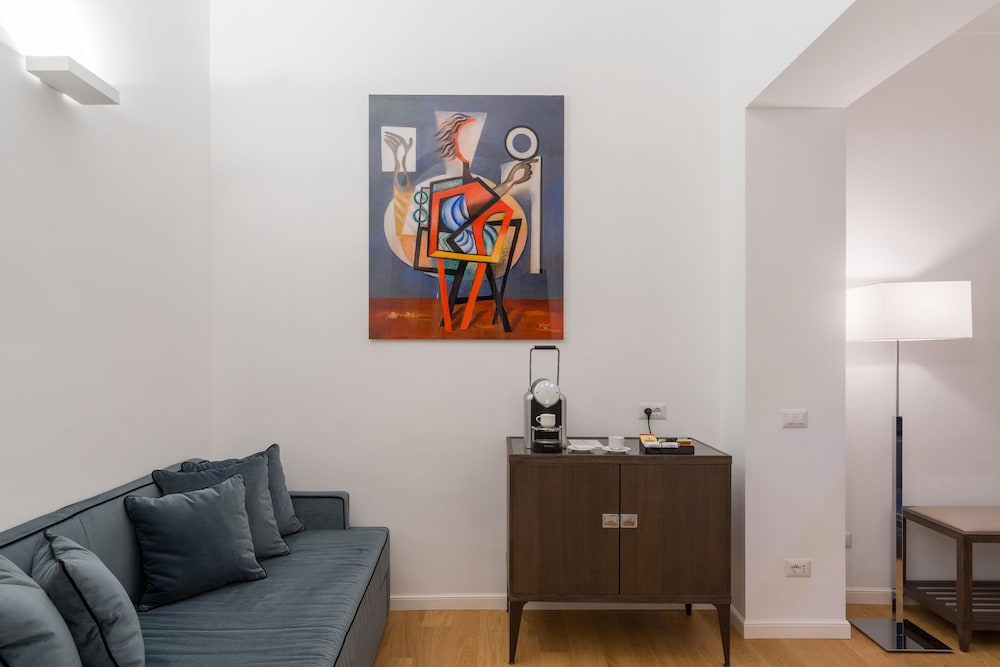 Les Diamants Spanish Steps Suite 4/46