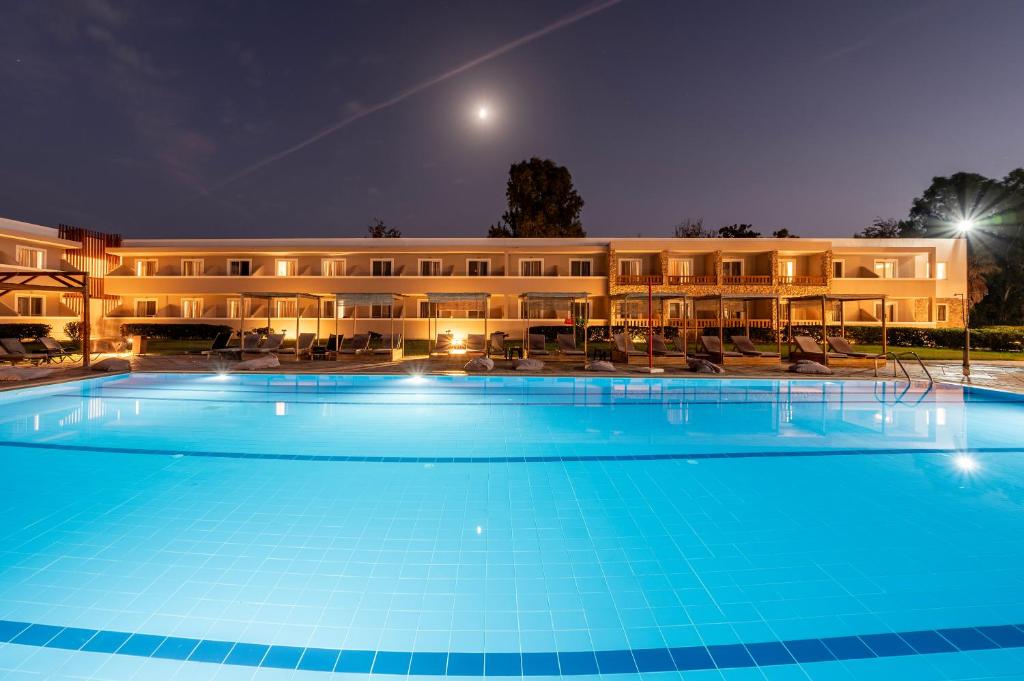 Aegean Bay Hotel 8/76