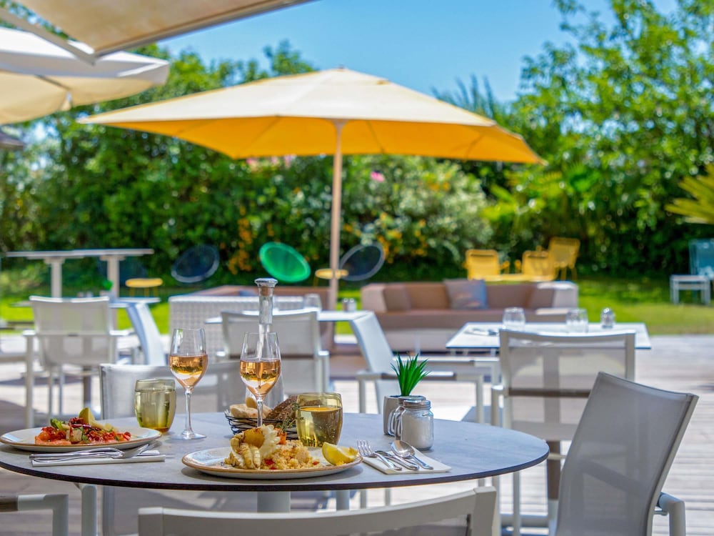 Mercure Hyeres Centre 57/73