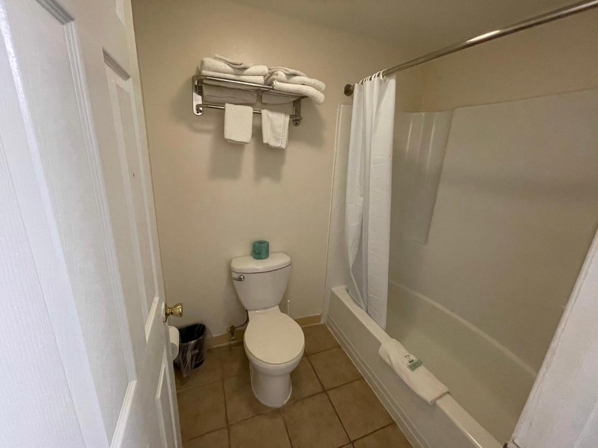 Rodeway Inn Absecon 53/59