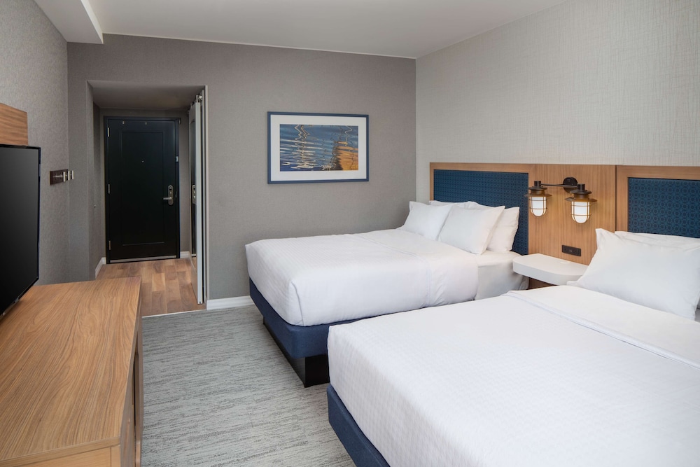 Hampton Inn Boston Seaport District 13/64