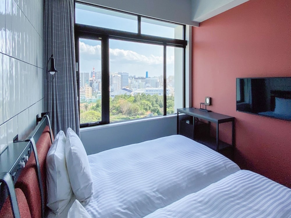 2 BEDROOMS, STANDARD, TWIN BEDS, CITY VIEW