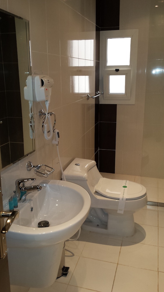 Ashbona Suites 41/41