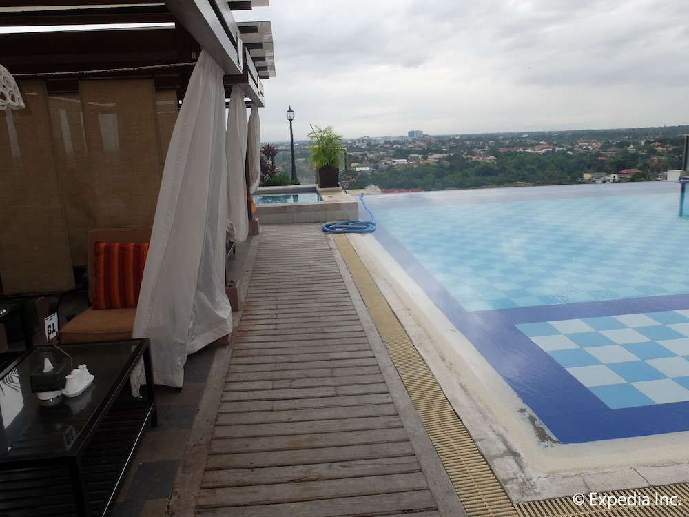 Central Park Tower Resort 61/71