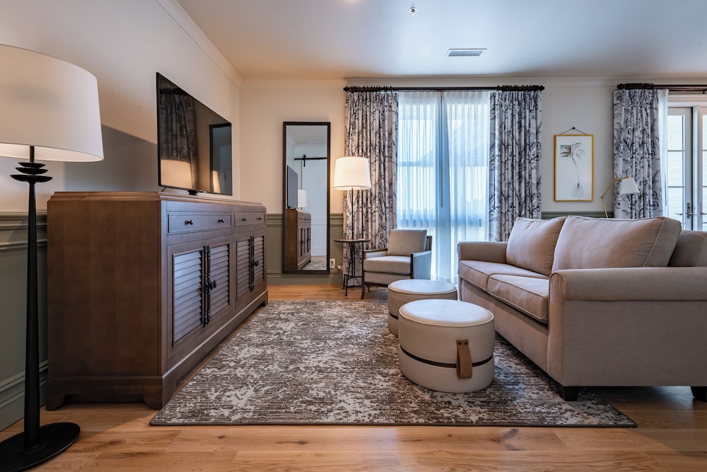 Camp Creek Inn 22/50