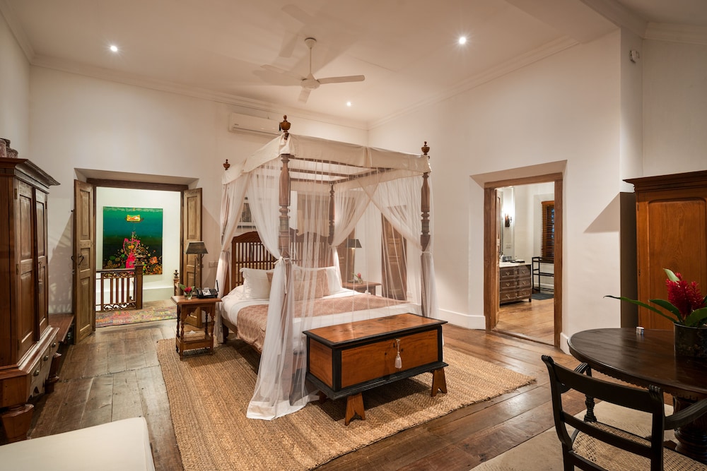 Taru Villas Rampart Street 8/50