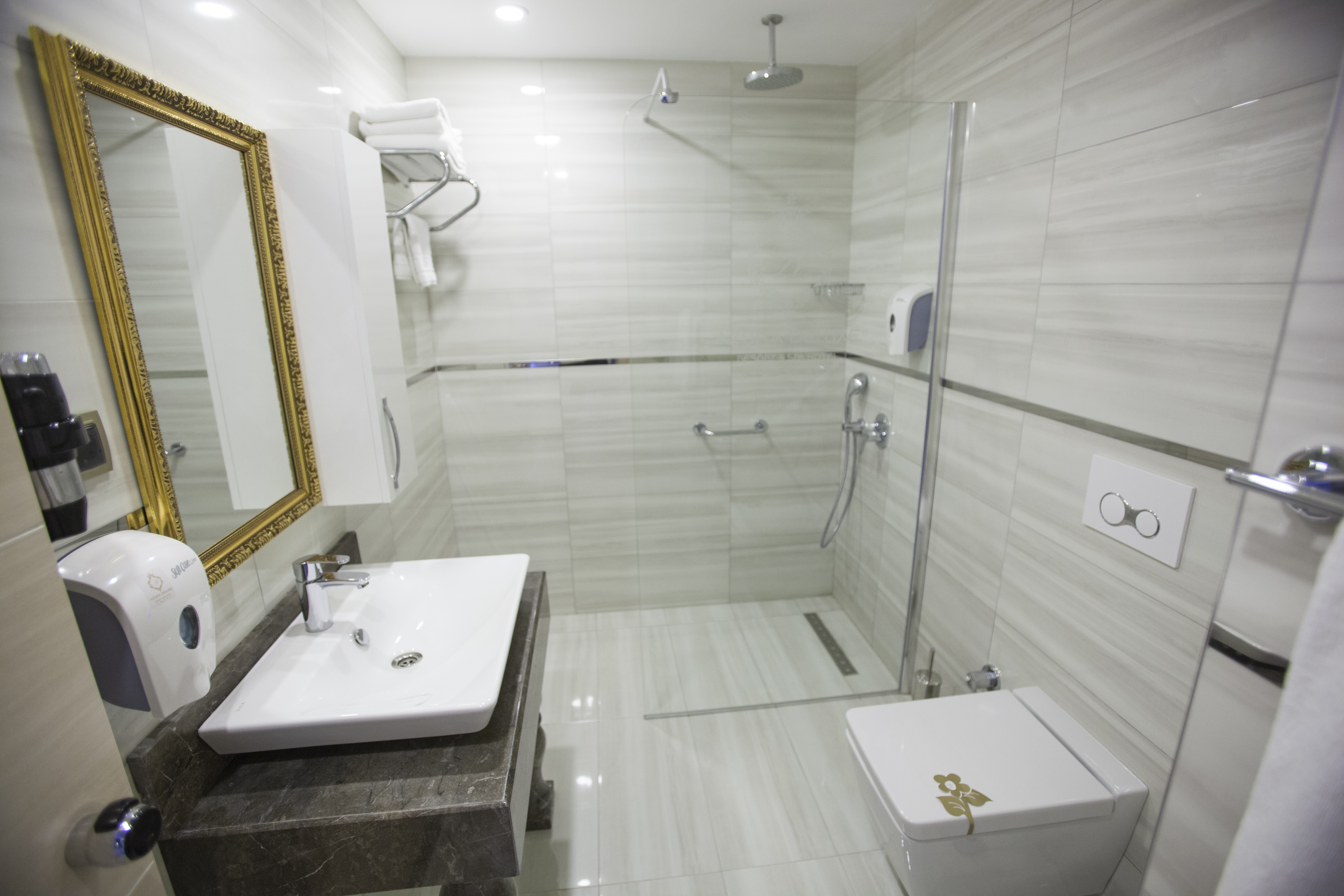 Azura Deluxe Resort Spa 42/42