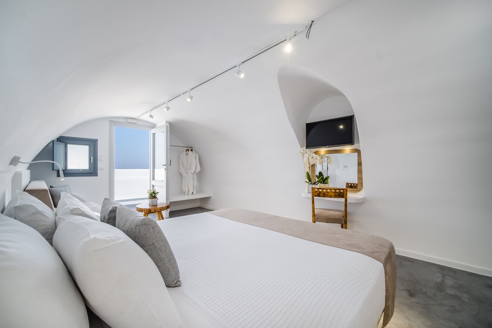 Serenita Luxury Suites 9/71