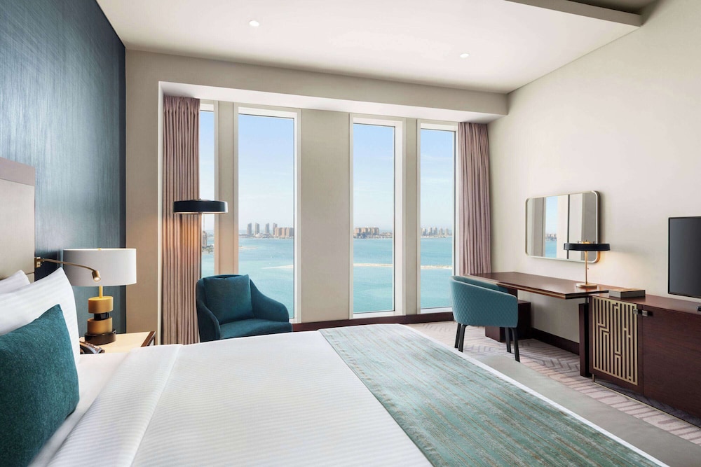 SUPERIOR, KING BED, ACCESSIBLE