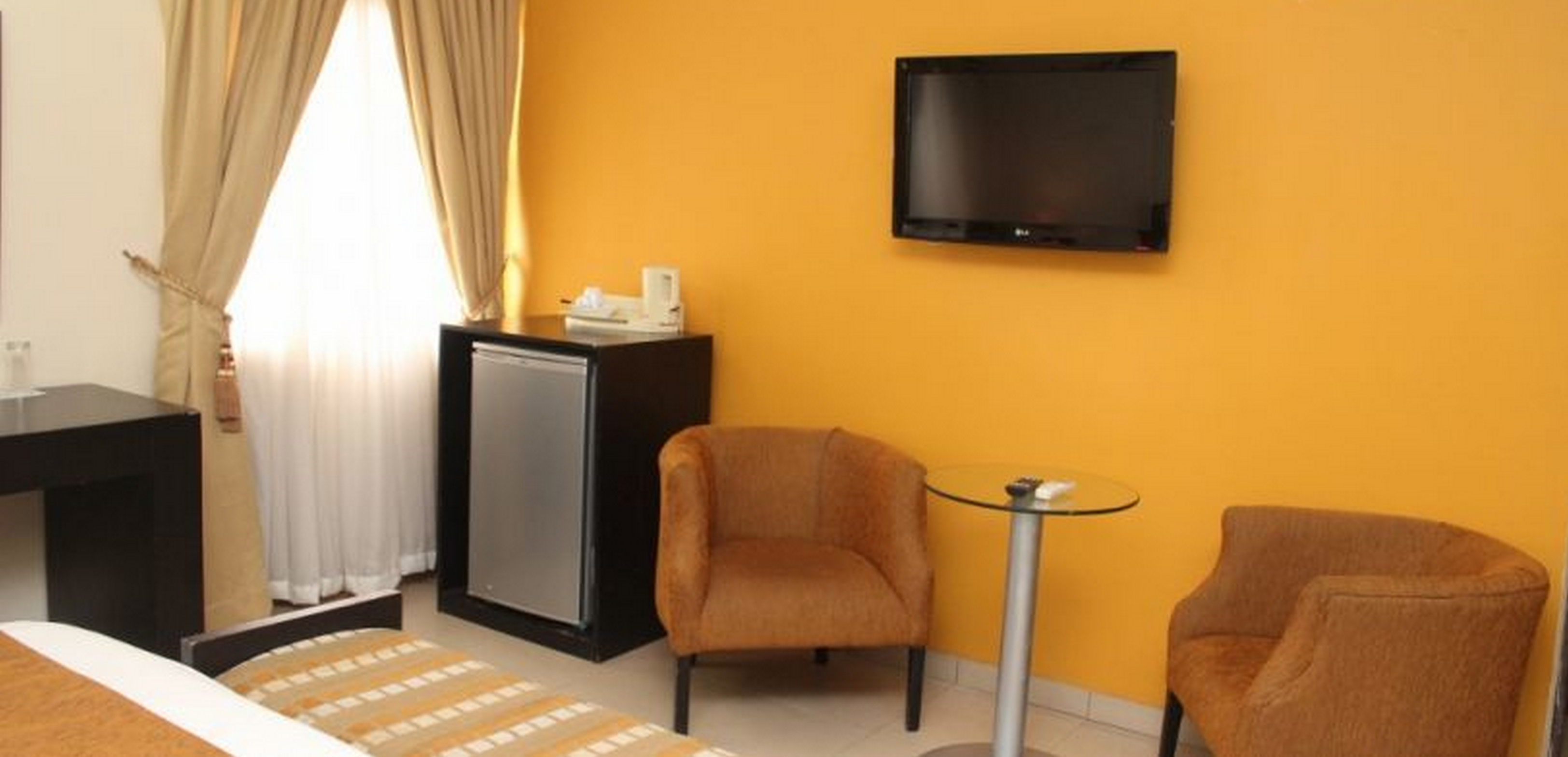 CLASS SUITES 13/17