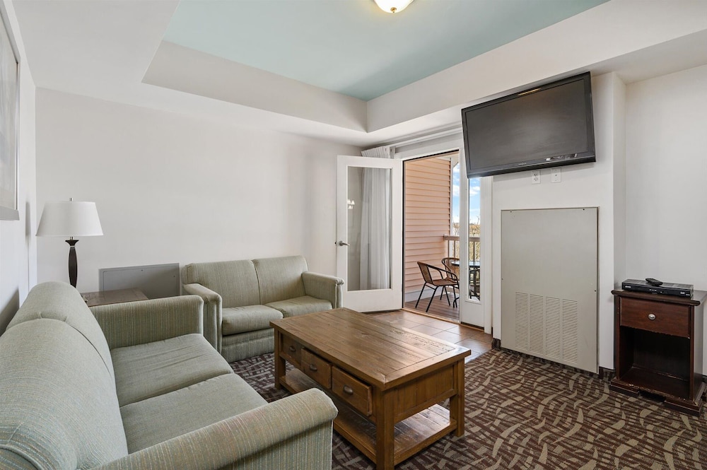 Monte Carlo Suites 12/19