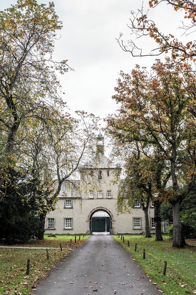 Crathorne Hall Hotel 62/64