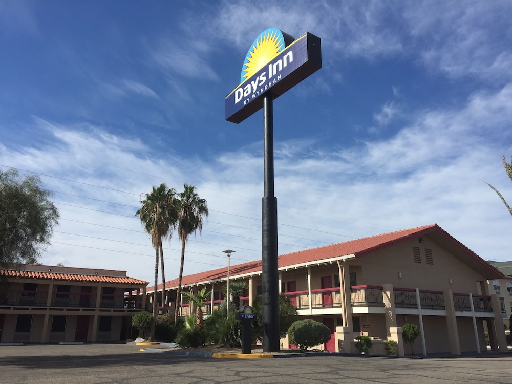 Days Inn by Wyndham Tucson City Center 3/23