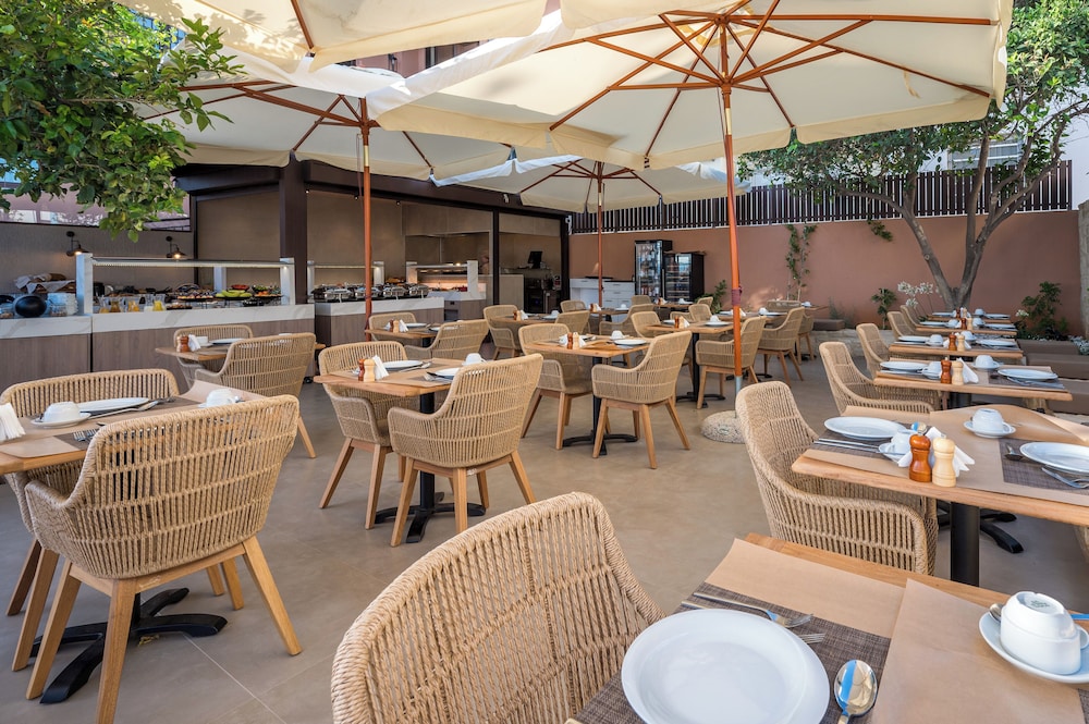 Pyria Hotel 62/80