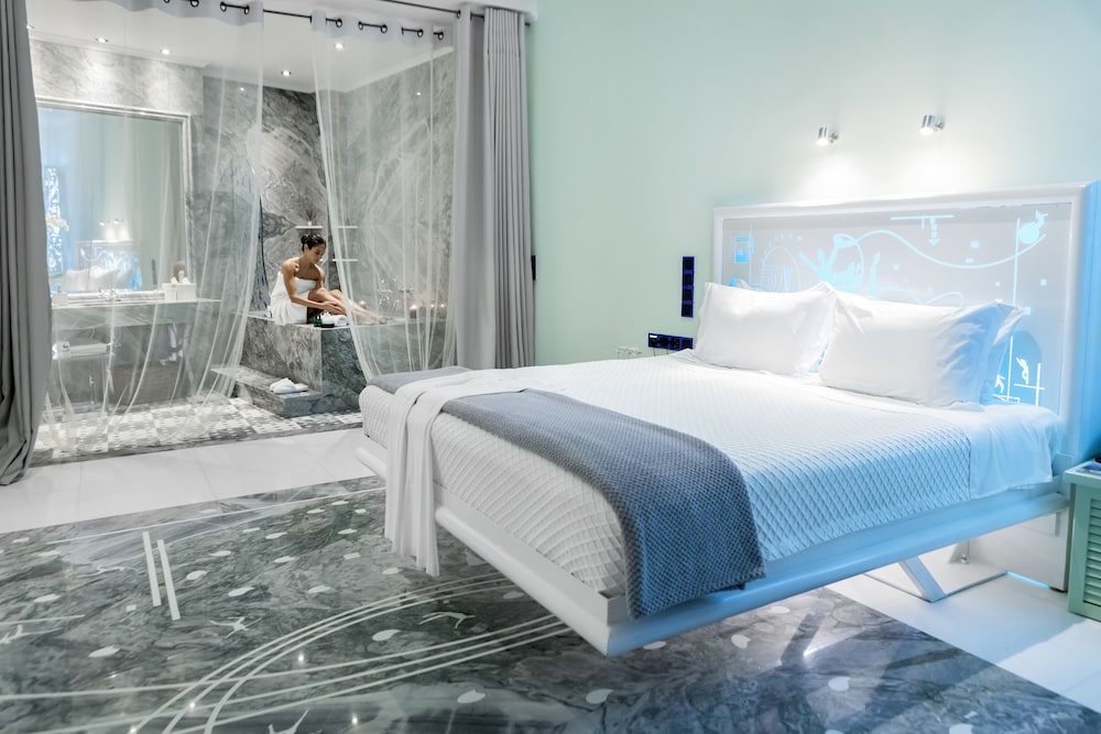 Agalia Luxury Suites 27/78
