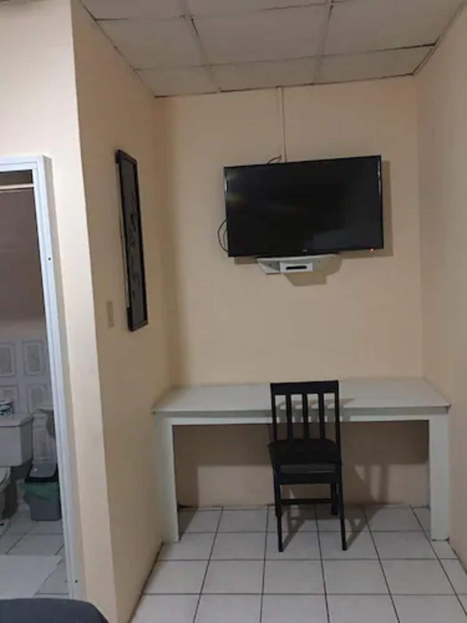 Sunset Inn Hotel 11/14