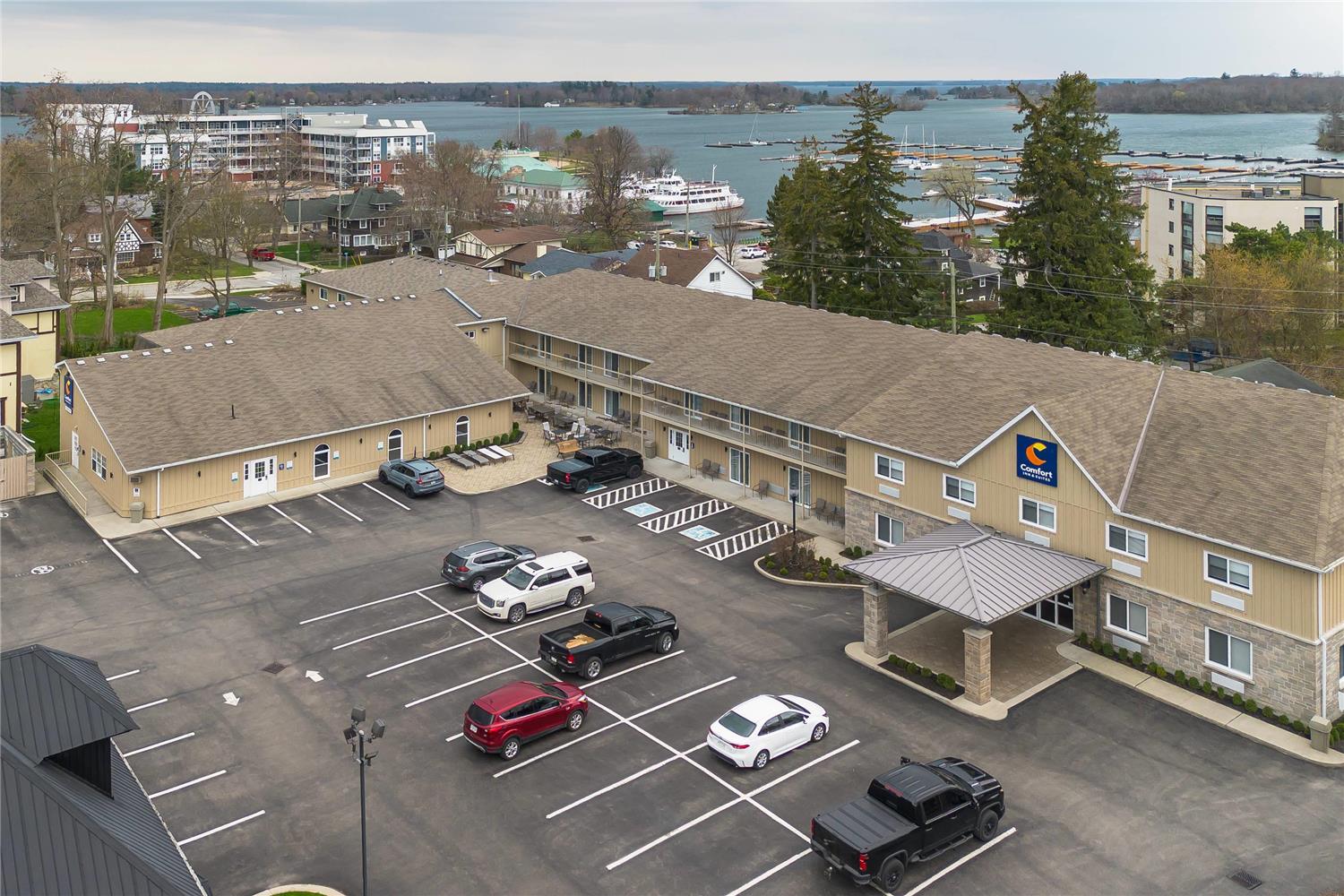 Comfort Inn & Suites Thousand Islands Harbour District 18/18