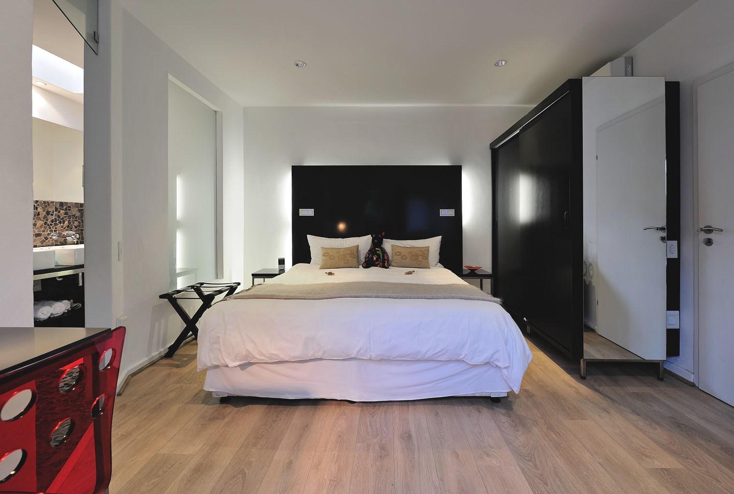 Deluxe, Queen Bed, Patio