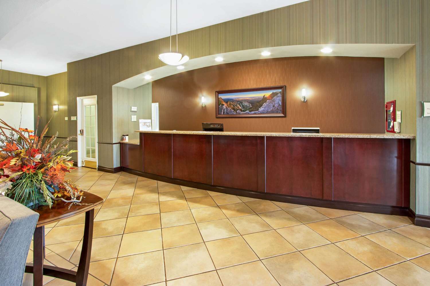 La Quinta Inn & Suites by Wyndham Albuquerque Midtown 9/57