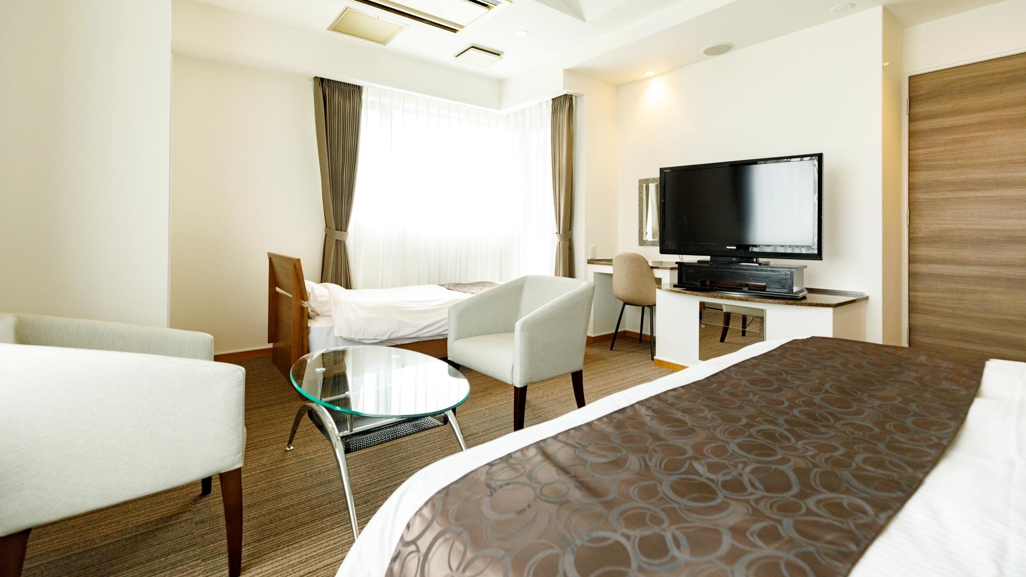 Deluxe, 1 Double and 1 Single Bed, Bay View, Ocean View, High Floor