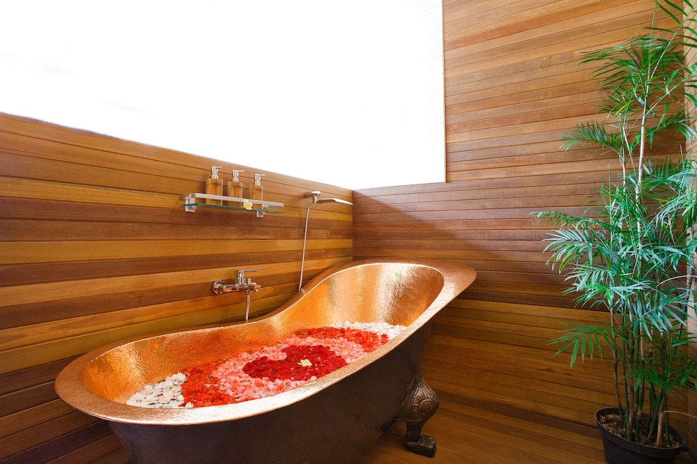 Ubud Raya Boutique Hotel 60/66