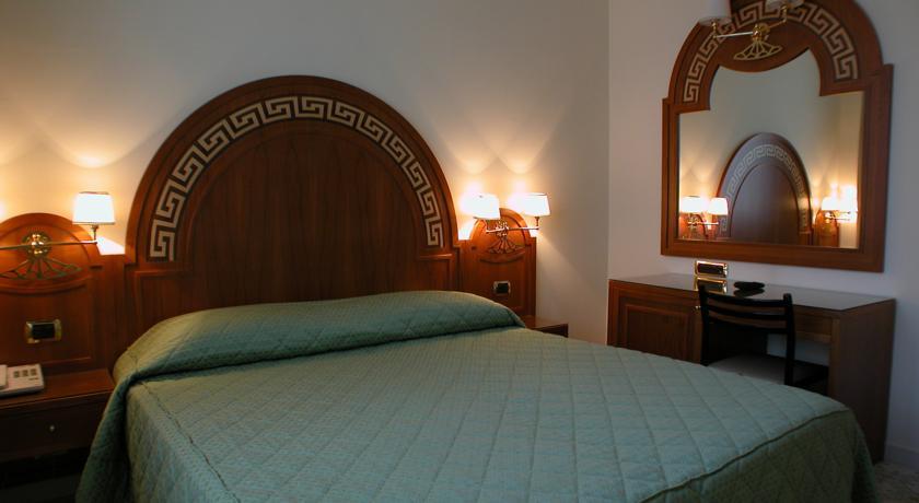 ROOM, DOUBLE OR TWIN BED, SEA VIEW