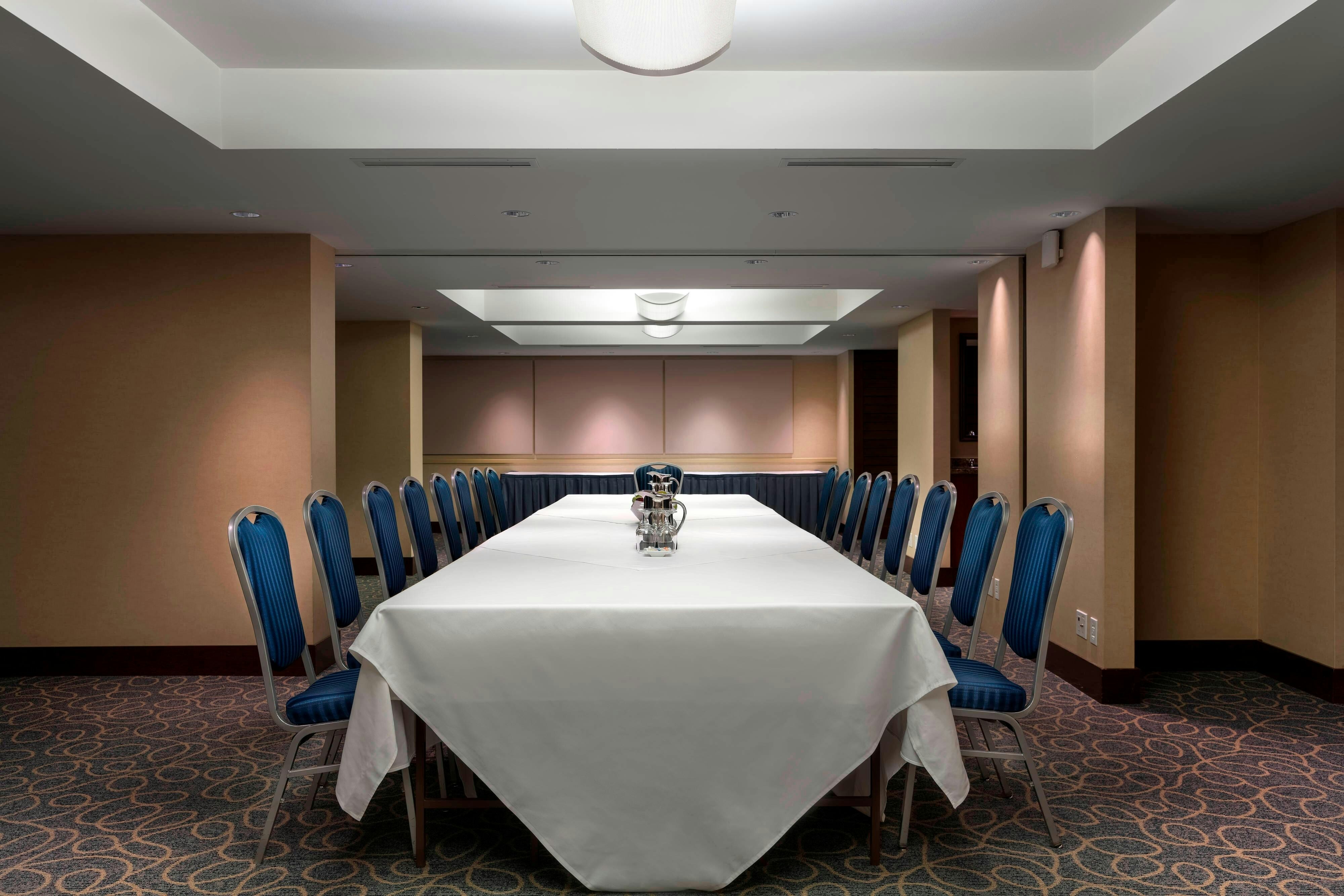 Delta Hotels by Marriott Burnaby Conference Centre 41/46