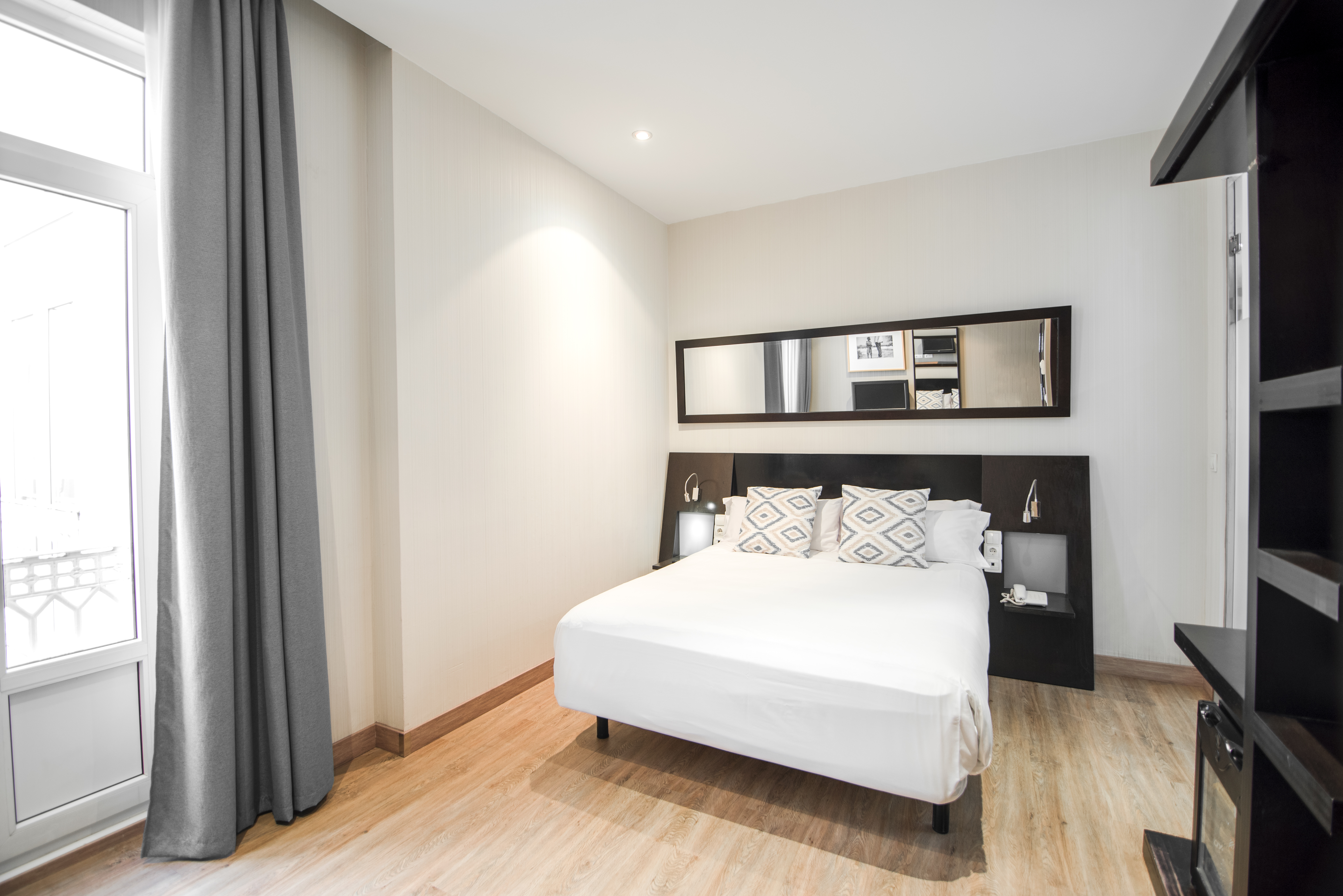 Room, Single, Double or Twin Bed
