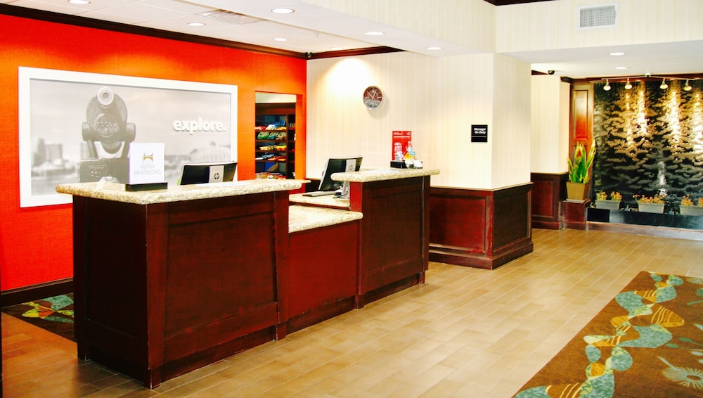 Hampton Inn & Suites San Antonio/Northeast I-35 7/52